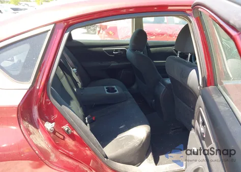 2015 Nissan Altima 2.5 S из США, поврежденный, VIN 1N4AL3AP7FN360554